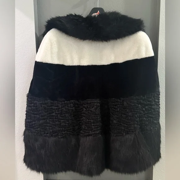 Celest Bibhu “Murder on The Orient Express” Faux fur cape. Limited Edition NWT
